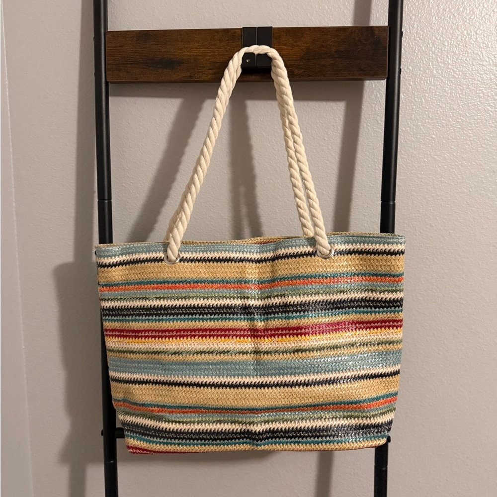 NEW Large Striped Colorful Woven Tote Bag with Zipper Closure, Shoulder Strap.